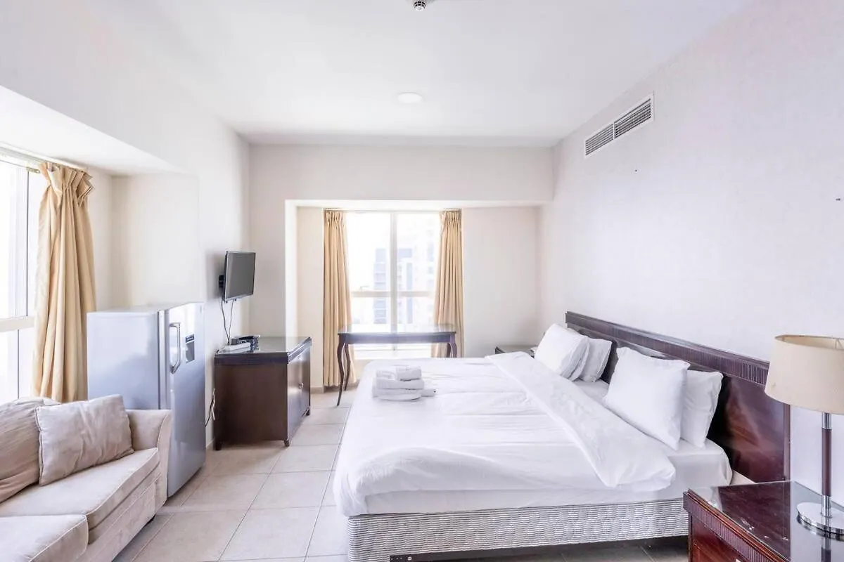 Ensuite Rooms In Coliving Apartments In Marina Dubai