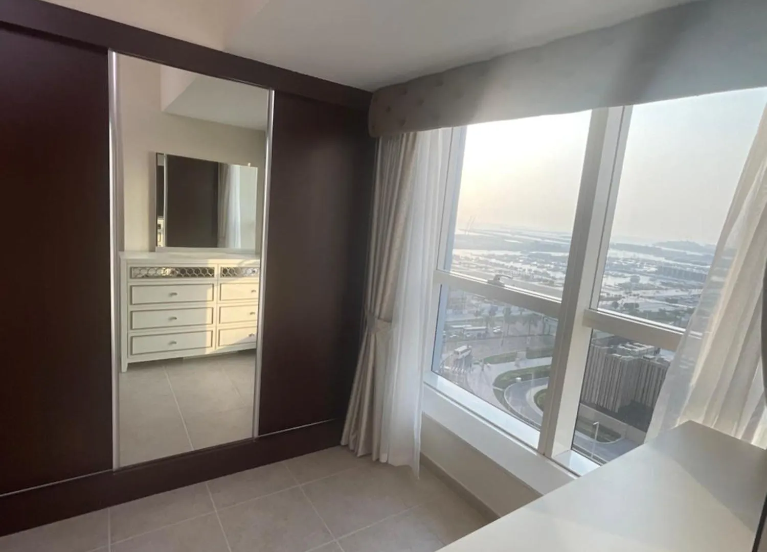 Homestay Ensuite Rooms In Coliving Apartments In Marina Dubai