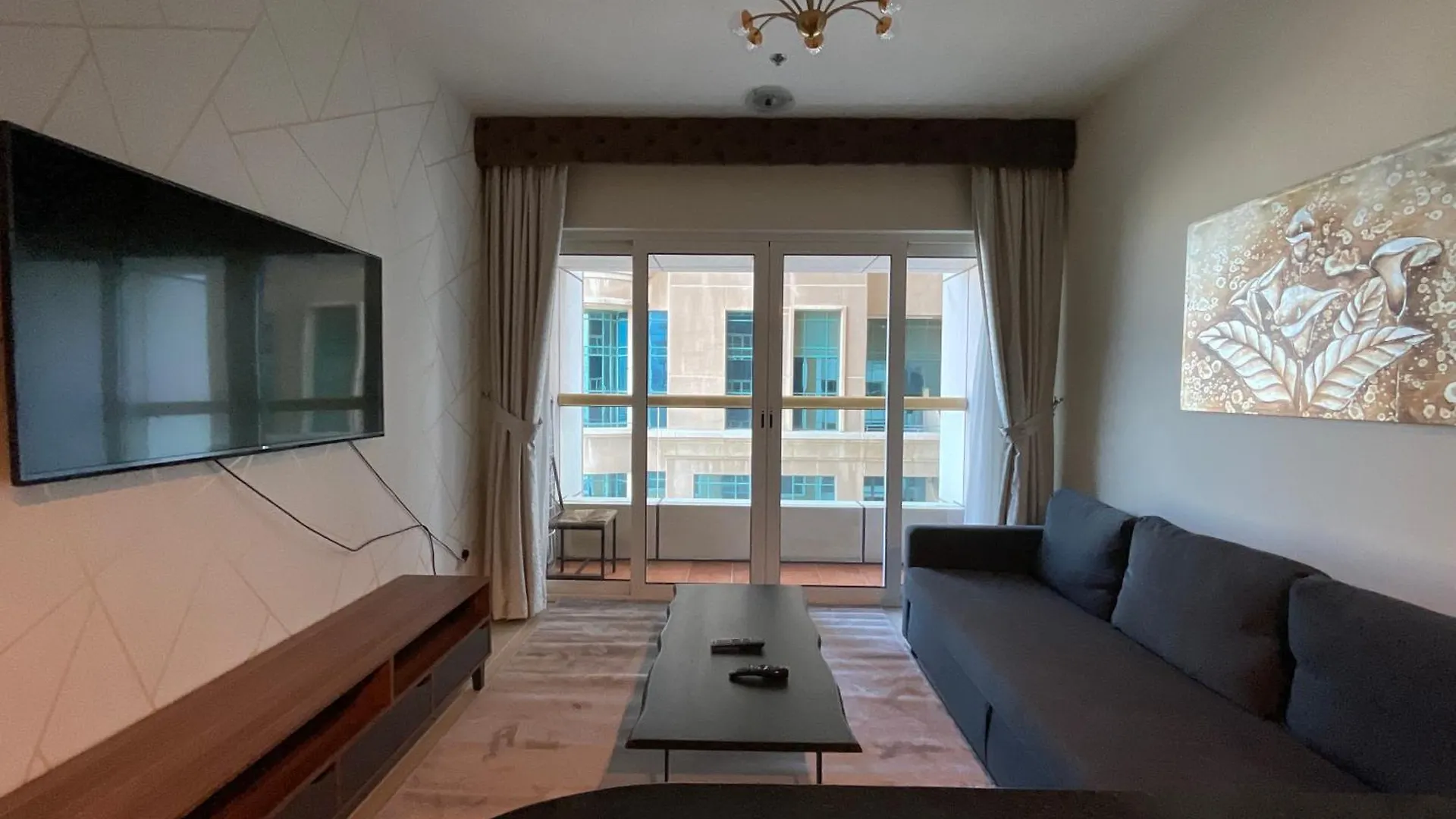 Ensuite Rooms In Coliving Apartments In Marina Dubai