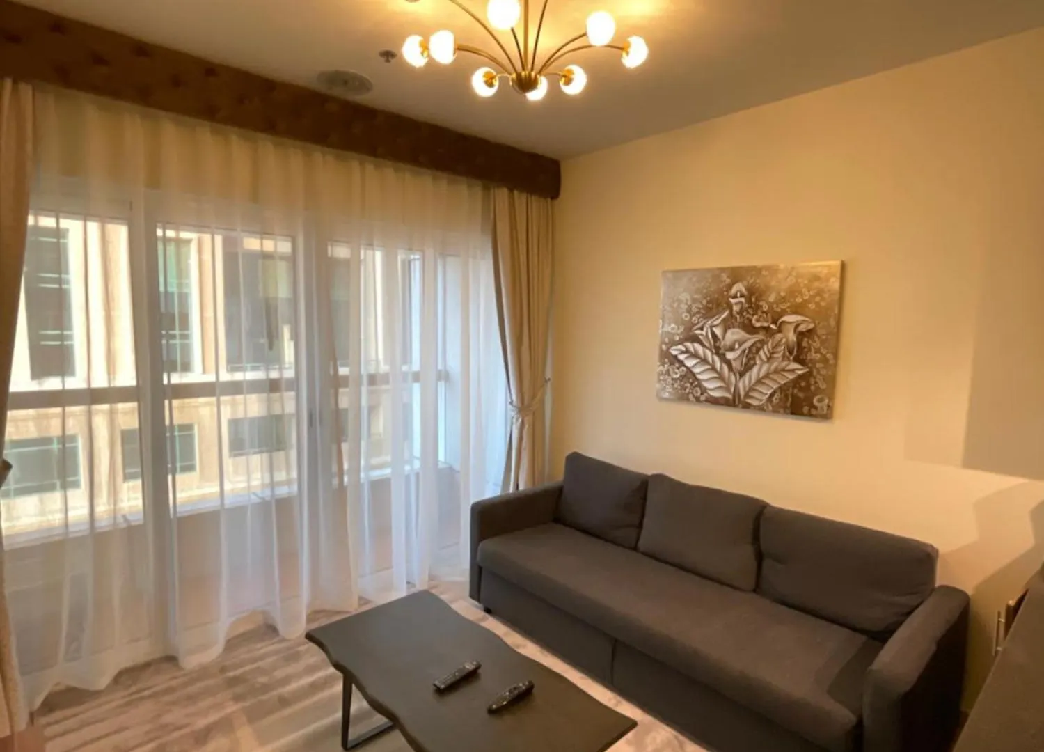 Ensuite Rooms In Coliving Apartments In Marina Dubai