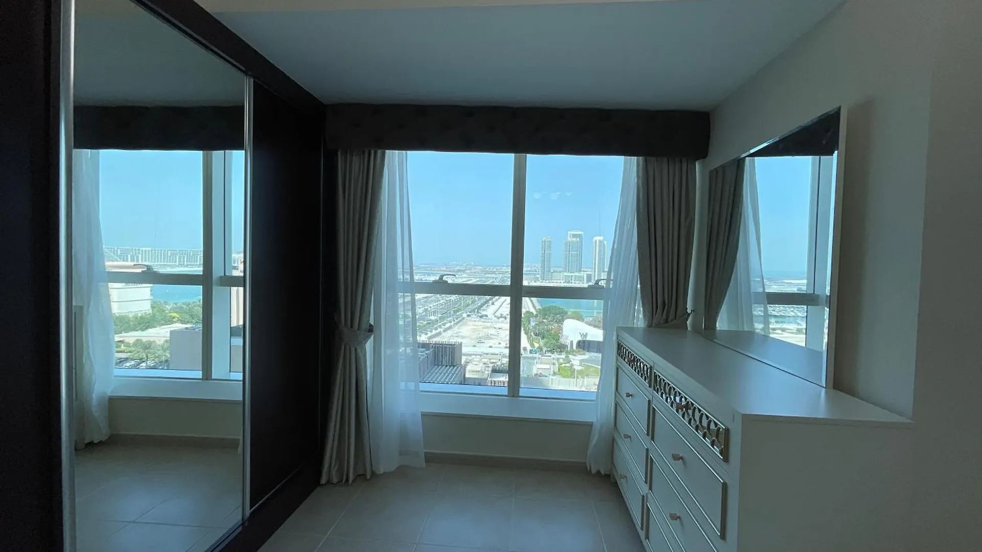 Ensuite Rooms In Coliving Apartments In Marina Dubai Homestay