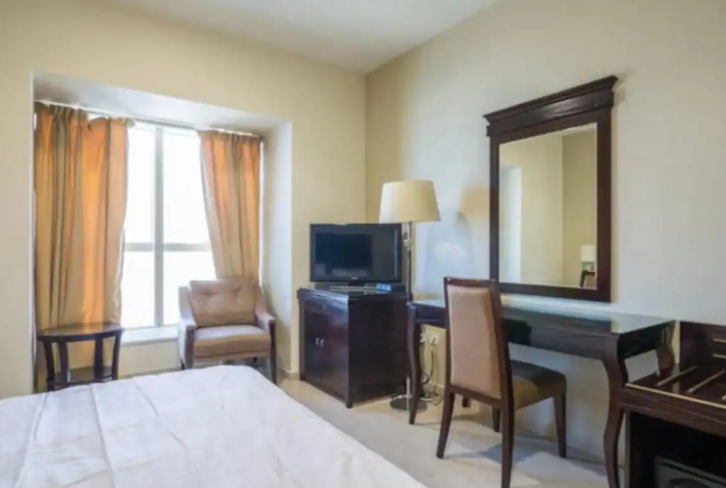 Ensuite Rooms In Coliving Apartments In Marina Dubai
