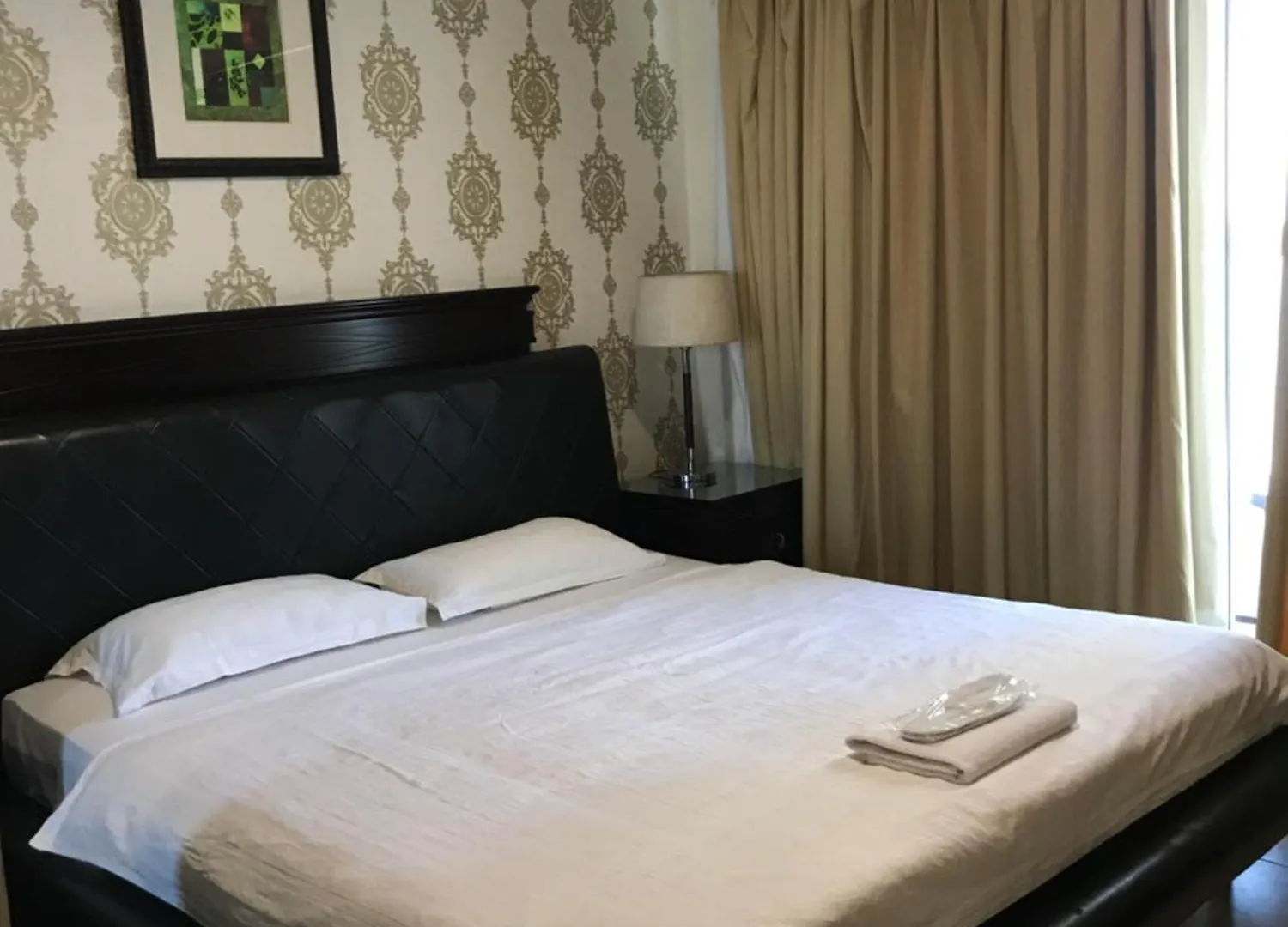 Ensuite Rooms In Coliving Apartments In Marina Dubai