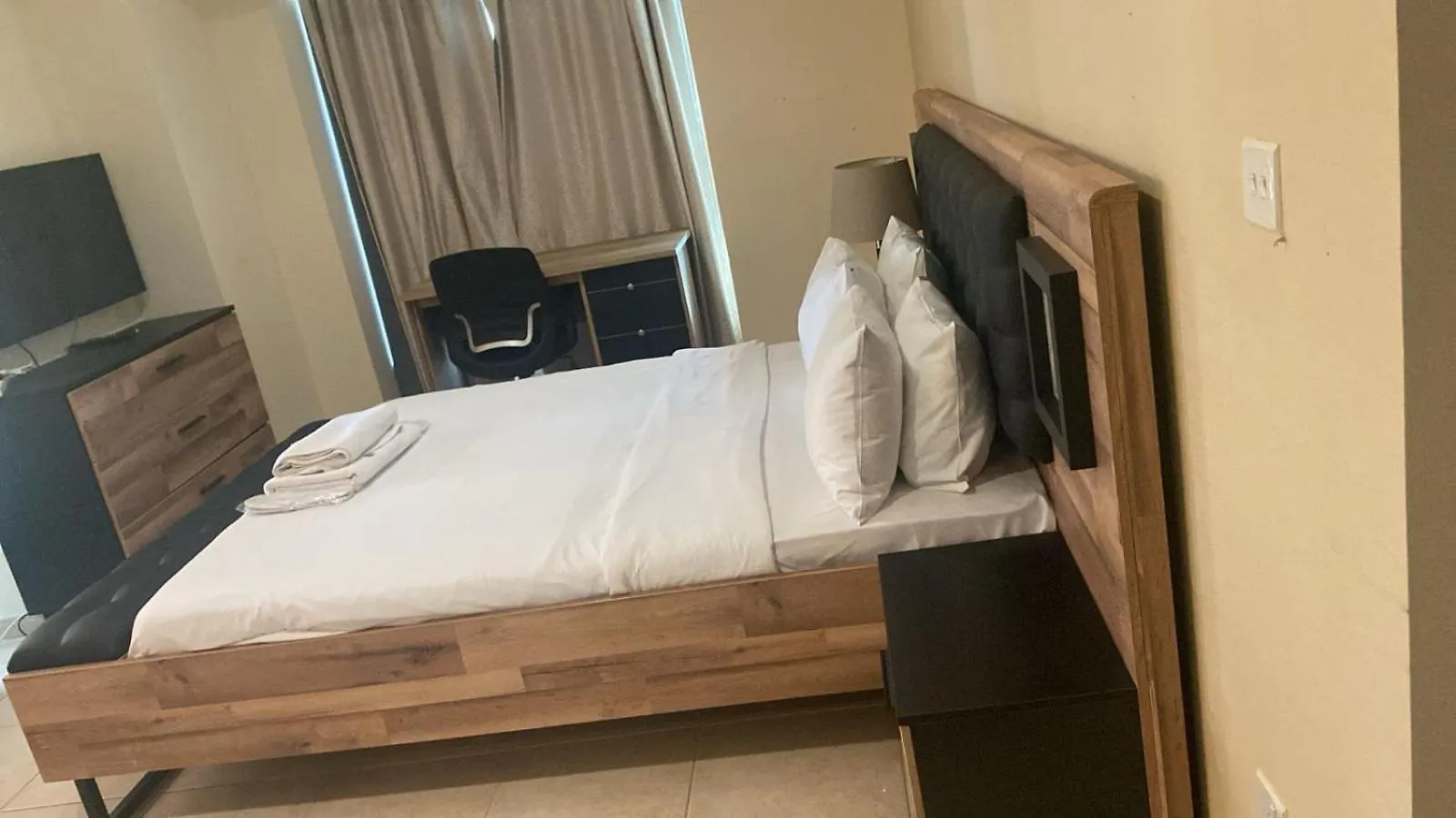 Ensuite Rooms In Coliving Apartments In Marina Dubai United Arab Emirates
