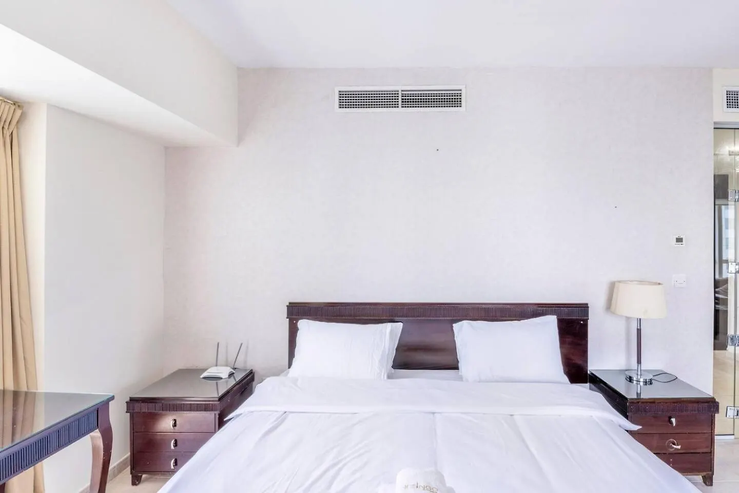 Ensuite Rooms In Coliving Apartments In Marina Dubai