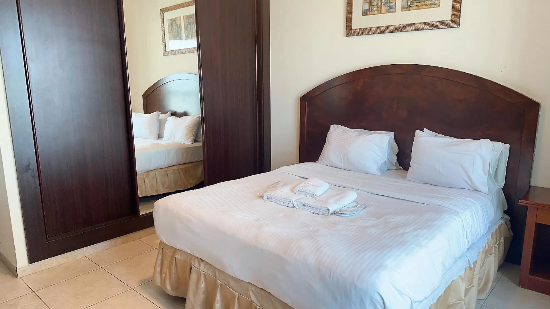 Ensuite Rooms In Coliving Apartments In Marina Dubai 0*,